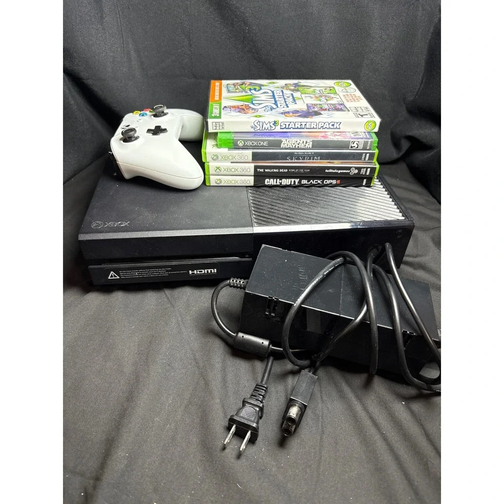 Microsoft Xbox One 500GB Console Black Bundle with Controller and 5 Games